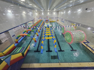 가족으로 구성된 50개 팀이 ‘세대공감 워터레이스’에 참여해 열띤 레이스를 펼쳤다