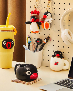 투썸플레이스, 글로벌 인기 캐릭터 ‘핑구’와 협업한 겨울 시즌 한정판 굿즈 출시