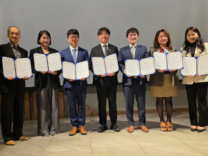 맘스외과성형외과, 청담뮤아이, 톡스앤필의원 목동점, 통달한의원, 제이엔터스튜디오, 스마트허브병원, 아트유프로젝트 등 단체가 ‘케데헌 체험 패키지’ 공동 출범을 위한 업무협약을 체결했다