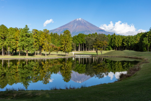 니시후지 골프 클럽(시즈오카현) 전경. 후지산 기슭 약 600m 지점에 위치하며 플랫한 18홀 규모의 절경 코스를 자랑한다