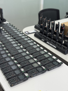 2025 APEC 정상회의 의전 및 운영 현장에 하이테라의 LTE 무전기 및 M+Hytalk 플랫폼 등 무선통신 장비 일체가 사용돼 안정적이고 신속한 현장 대응 통신을 지원했다