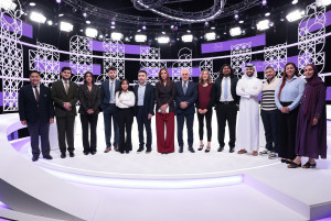 Guest speakers and participating students gather on the Doha Debates stage to discuss a fundamental question “Should ancient wisdom guide today’s societies?” — part of the show’s exploration of timeless questions shaping our world today. (Photo: AETOSWire)