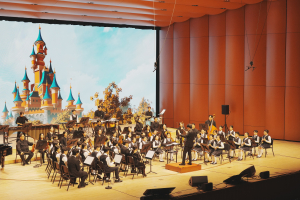 지난 22일 토요일 KBS홀에서 열린 ‘우리금융X사랑의달팽이 클라리넷앙상블 제20회 정기연주회’에서 청각장애 유소년으로 구성된 단원들이 연주를 하고 있다