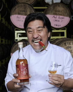 GS25가 주류 스마트오더 ‘와인25플러스’를 통해 K위스키 ‘기원X셰프 에드워드 리 에디션’을 단독 출시한다