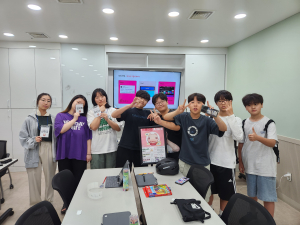 재능공유 프로젝트 ‘꼼지락’에 참여한 팔랑크스 팀이 직접 기획한 이모티콘 제작 프로그램 ‘A부터 Z까지’ 운영 전경