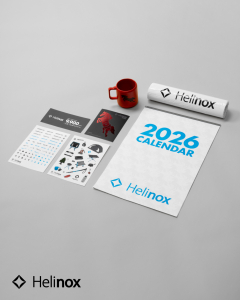 헬리녹스가 2026년 새해를 앞두고 달력과 달꾸 스티커, 머크컵 등으로 구성된 ‘New Year Edition’을 출시한다