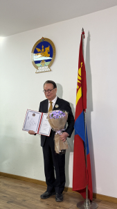 인명진 일신기독교선교회 이사장이 몽골 국가 최고 훈장을 수훈했다. 부산의 4개 일신기독병원(좌천일신, 화명일신, 맥켄지재활, 정관일신)의 사회공헌활동이 국제적으로 인정받은 결실이다