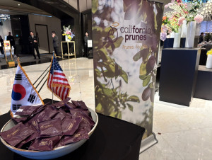 캘리포니아 푸룬 협회와 캘리포니아 아몬드 협회가 27일 캘리포니아 와인 협회의 ‘캘리포니아 와인 얼라이브 테이스팅 2026’ 행사에서 캘리포니아 푸룬과 캘리포니아 아몬드 테이스팅 부스를 운영한다
