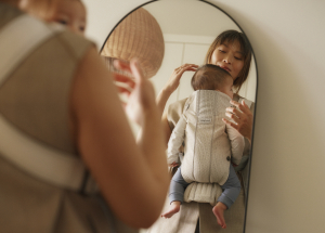 베이비뵨 ‘베이비 캐리어 미니 크림 3D 메쉬’ 신생아 전용 아기띠