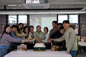 2월 15일 오룡코리빙하우스에서 청년그룹 네티즈가 시작을 알리는 행사를 진행하고 있다