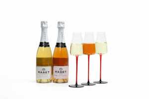 MG커머스가 선보인 레드타이 시리즈 두 번째 라인업 ‘프리미엄 레드타이 샴페인잔’