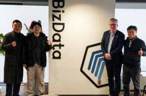 코리아-앨버타 포럼에서 MOU 체결 후 기념사진 촬영 모습