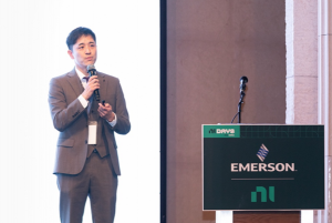 ‘NI Days Korea’ 행사에서 발표하는 한국NI 정구환 대표이사