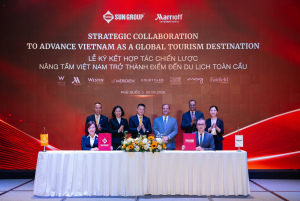 양사 관계자들이 협약 체결 후 기념 촬영을 하고 있다