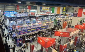 한국전람이 주최하는 해외유학박람회와 해외이민투자박람회로, 1992년 첫 개최 이후 올해로 33회를 맞이했다. 지금까지 누적 관람객 110만 명, 참가 기관 1만여 개를 기록하며, 국내 최장수이자 대표적인 유학·이민 전문 박람회로 자리매김해 왔다. 올해 서울 박람회에는 ...