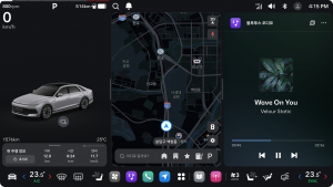 Pleos Connect의 내비게이션과 블루투스 오디오가 앱 화면에서 동시에 실행되는 모습