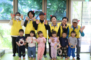 서초구립중앙노인종합복지관이 ‘서초AI예술공감 아카데미’의 사회공헌 프로그램 ‘어린이 놀이교실’을 본격 운영한다