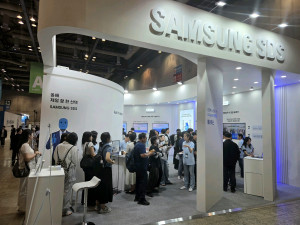 삼성SDS가 2026 공공 AI 박람회에서 AI 에이전트 플랫폼 ‘패브릭스(FabriX)’와 AI 협업 솔루션 ‘브리티웍스(Brity Works)’, ‘AI 데이터센터’ 기반 공공 AI 풀스택 서비스를 소개하고 있다