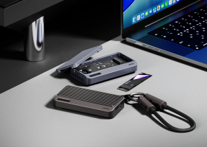 아트뮤가 ‘가변형 액티브 쿨링(Variable Active Cooling) 시스템’을 도입한 차세대 SSD 인클로저 ‘SC110(80Gbps)’과 ‘SC210(40Gbps)’ 모델을 10일 출시한다