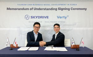 왼쪽부터 토모히로 후쿠자와(Tomohiro Fukuzawa) 스카이드라이브 창립자 겸 CEO, 김동우 버티 CEO