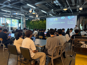 한국공학대 게임공학과 재학생들이 스마일게이트 프로토타이핑 프로그램에 참여해 현업 개발자의 멘토링을 바탕으로 게임 개발 실습을 진행하고 있다