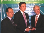 11월22일 싱가폴에서 열린 BSC(균형성과측정표:Balanced Scorecard) 아시아 태평양 회담에서 '최우수 BSC기업상'을 수상받은 (주)이랜드 안재흥