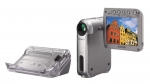 소니코리아는 3인치 대형 LCD를 탑재하고도 6mm 캠코더 중에서 가장 작고 가벼운 핸디캠, DCR-PC55를 출시한다.DCR-PC55는 10cm가 되지 않는 크기와 290g의 무
