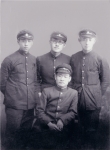 1930년대 은진학교 시절 교복을 입은 윤동주(뒤줄 오른쪽)와 문익환(뒤줄 가운데) 모습