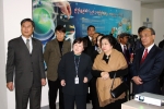 메가와티 전 인도네시아 대통령이 자콥 토빙 주한인도네시아대사, 비서, 경호원, 기자 등 수행원들과 오늘(2005.3.4)오후 4시 25분경 한국생명공학연구원을 방문했다.