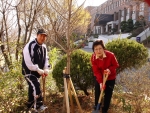 한일장신대학교 정장복(鄭長福·64) 총장이 사재를 털어 학교에 은행나무 2그루를 기증 식수했다.