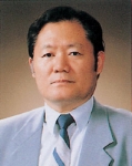 임영천(任永千) 조선대학교 교수(인문과학대학 국어국문학과)가 한국문학비평학회 초대 회장에 선출되었다.
