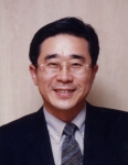 국내 최대 치과네트워크인 예치과 대표원장이자 병원전문경영회사 메디파트너 회장인 박인출 원장(사진)은 급변하는 의료환경의 변화 속에서 국내 치과계 및 병원계가 보다 경쟁력 있는 산업