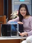 삼성전자는 USB 포트를 통해 MP3, WMA 등 음악파일을 지원하여 오디오를 통해 고음질로 간편히 음악을 감상할 수 있는 디지털 미니 콤포넌트를 출시한다.