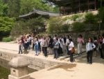 외국인 서울체험행사의 첫 번째로 4월 29일 금요일, 서울거주 외국인을 대상으로 비원 옥류천 투어를 실시했다. 28여년 만에 개방된 옥류천은 창덕궁 내 전체 면적의 40%를 차지하