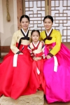 SBS 대하드라마 &#039;토지&#039;주인공인 어린서희,중간서희(신세경 분),서희(김현주 분).