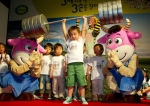 호주축산공사는 24일 오전 그랜드 하얏트 호텔에서 호주청정우 한국 출시 3주년을 기념하여, 3세 아기들을 대상으로 오래 매달리기, 스폰지로 제작한 역기 들기, 공 굴리기 행사 등을