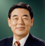 학교법인 배달학원은 5월 31일 제98차 정기이사회를 개최하고 이정무 박사(65, 사진)를 한라대학교(강원도 원주 소재) 신임총장으로 선임했다.