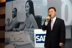 SAP코리아는 코엑스 컨벤션 센터에서 'SAP 리더십 포럼 2005’를 개최했다. SAP 코리아가 창립 10주년을 맞이하여 개최한 이번 행사는 SAP의 기존 및 잠재 고객