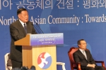 정몽구(鄭夢九) 현대·기아차 회장이 10일 제주 신라호텔에서 이해찬 국무총리를 비롯 동북아시아를 대표하는 각국 주요 지도자들이 모인 가운데 ‘동북아시아 공동체 건설’을 주제로 개최