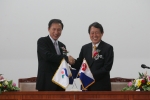 이명박 서울시장은 김태환 제주도지사와 문화, 관광 등 양 시도 공동관심분야에 대하여 상호 협력하기로 하고 6월 13일 10시에 제주도청에서 교류협력협정을 체결하였다.