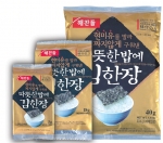 전통 장류 선두기업 해찬들(www.haechandle.com, 대표 오정근)이 현미유로 짜지 않게 구워 낸 조미김, ‘따뜻한 밥에 김한장’을 출시했다. 
