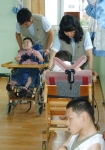 영·호남 4개대학 나눔봉사단 학생들이 6월 29일 광주광역시 동구 학동에 자리한 행복재활원에서 봉사활동을 펼쳤다.