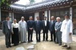 맨 왼쪽부터 문화관광부 이보경 종무실장, 원불교 이혜정 교정원장, 대한불교 조계종 법장 총무원장, 문화관광부 장관 정동채, 한국기독교 총연합회 최성규 대표회장, 한국천주교 중앙협의