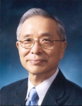 이성낙(李成洛) 가천의과대학교 총장이 지난 6월 28일 교육인적자원부로부터 의․치의학교육발전위원회 위원장으로 위촉됐다.