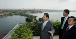 하노이시를 방문중인 이명박 시장은 7.5(화) 11:30분 하노이시 응우웬 꿕 찌우(Nguyen Quoc Trieu) 시장과 홍강유역 종합개발계획을 하노이시와 서울시가