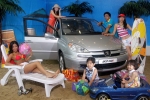 푸조(PEUGEOT)의 공식 수입 판매원인 한불모터스는 12일 서울 청담동 푸조 전시장에서 7인승 다목적 차량(MPV) 푸조 807HDi의 신차 발표회를 가졌다.