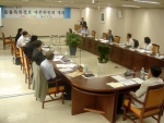 조달청(청장 최경수)은 15일 ‘2005년도 2차 목록정보자문위원회를 열어 온톨로지 상품검색시스템 이용현황과 온톨로지 고도화사업 추진현황 등을 토대로 온톨로지 발전에 관한 의견을 
