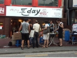 삼겹살 전문점 돈데이(대표이사 김태진, www.donday.co.kr)가 신메뉴 홍보를 위해 11개 가맹점을 중심으로 10일간에 걸쳐 오후 5시부터 3시간동안 ‘게릴라식 거리 시식