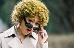 배우 강성연이 스크린 데뷔작 <이대로, 죽을 순 없다>를 통해 파격적인 변신을 공개한다.