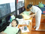 넥슨(대표 김정주)은 7월 27일, 역삼동 사옥에서 ‘사랑의 헌혈 캠페인’을 실시, 김정주 대표를 포함 임직원 200여명이 참가했다.